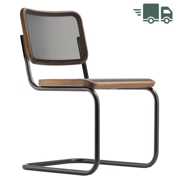 Auf einen Blick THONET Stahlrohr-Freischwinger S 32 N Holzrahmen Nussbaum Pure Materials Nussbaum mit Naturholz lackiert Sitz und Rücken mit Kunststoffnetzbespannung schwarz Freischwinger-Gestell Stahlrohr schwarz matt Inklusive Universalgleiter schwarz   Weitere Beiztöne für den Rahmen und Gestellfarben auf Anfrage Sitzhöhe 46 cm Gesamthöhe 82 cm Breite 46 cm Tiefe 60 cm Gewicht 5