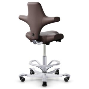 ALLGEMEIN Ergonomische Design-Stehhilfe mit Sattelsitz und Fußring Sattelform:  Der Sitz des Capiscos ermöglicht eine Vielzahl von Sitzpositionen: Nach vorne