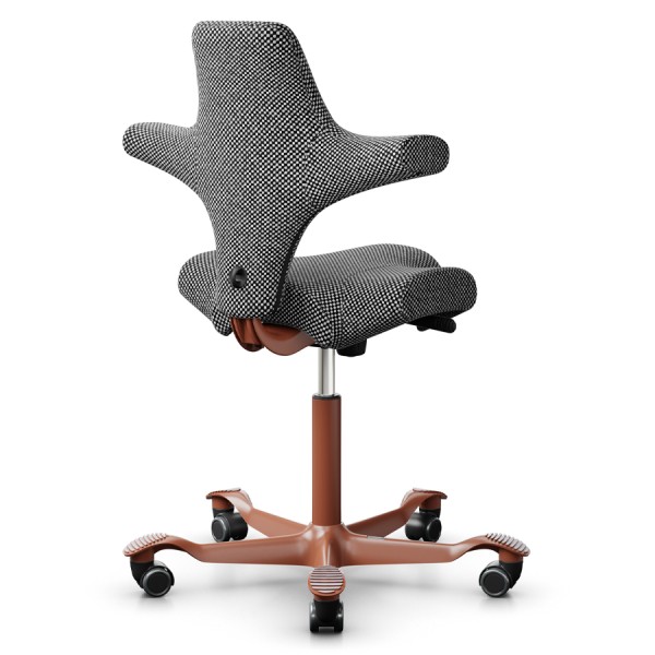 ALLGEMEIN Ergonomischer Design-Bürostuhl mit Sattelsitz  Sattelform:  Der Sitz des Capiscos ermöglicht eine Vielzahl von Sitzpositionen: Nach vorne