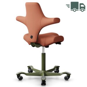 ALLGEMEIN Ergonomischer Design-Bürostuhl mit Sattelsitz  Sattelform:  Der Sitz des Capiscos ermöglicht eine Vielzahl von Sitzpositionen: Nach vorne