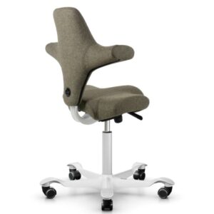 ALLGEMEIN Ergonomischer Design-Bürostuhl mit Sattelsitz  Sattelform:  Der Sitz des Capiscos ermöglicht eine Vielzahl von Sitzpositionen: Nach vorne