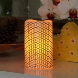 LED Kerze "Honey" - Echtwachs - gelbe LED Flamme - flackernd - D: 7