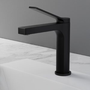 Exquisiter Griff mit 20° Neigung: Unser erstklassiger Wasserhahn besticht durch sein elegantes Design und den geneigten Griff. Die Waschtischarmatur mit ästhetischer Optik bietet einfache