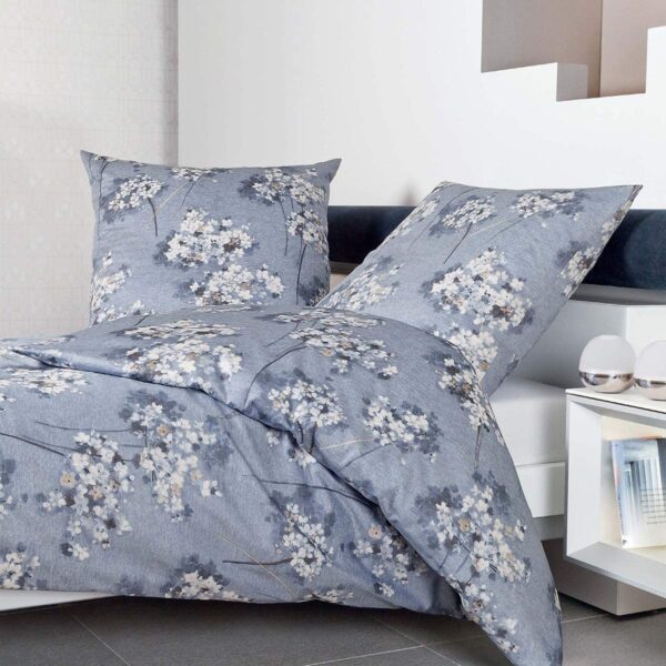 Janine Messina Mako-Satin Bettwäsche 155x220 Blumen Blüten blau 43074-02 EAN:4004565613459