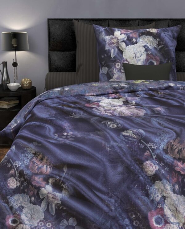 Heckett & Lane Mako-Satin Bettwäsche 155x220 Vanna Nightshadow Rosen Blumen blau EAN:8718518151252