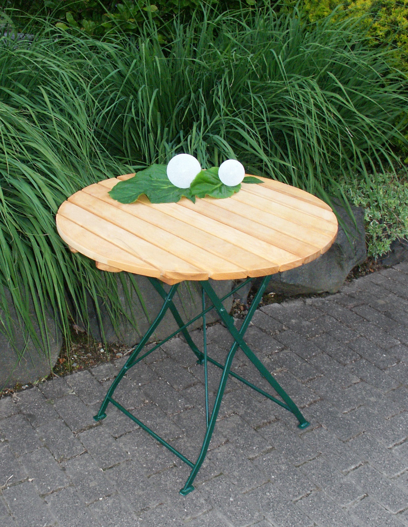 TPFGarden® Klapptisch BAD BELZIG aus Robinienholz 77 cm rund